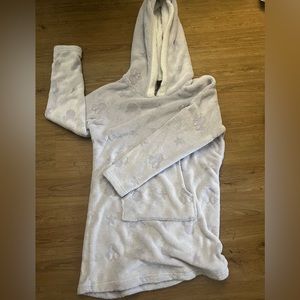 Disney robe top, light purple medium
